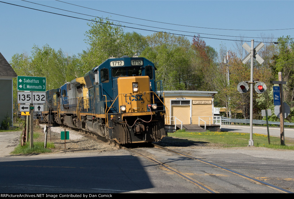 CSXT 1712 Leads M426-12 in Monmouth